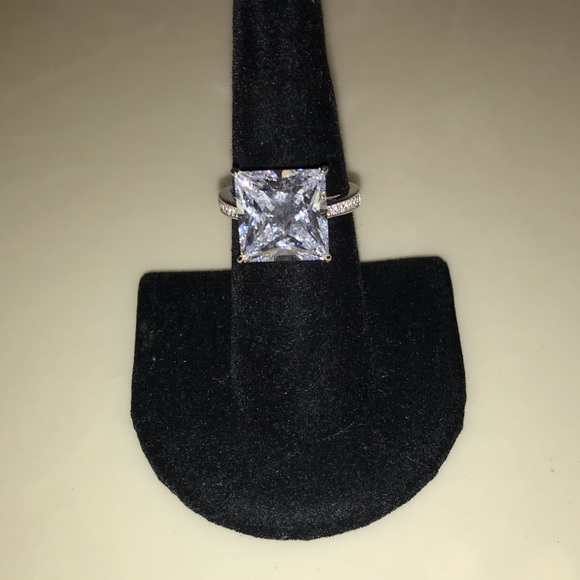 9.52ct Princess Cut Ring - Picture 5 of 17